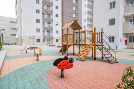 Apartamento para alugar com 46m², 2 quartos e 1 vaga Apartamento para alugar com 46m², 2 quartos e 1 vagaÁrea comum - Playground