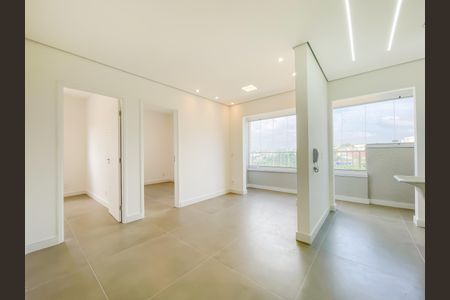 Sala de apartamento para alugar com 2 quartos, 46m² em Quitaúna, Osasco