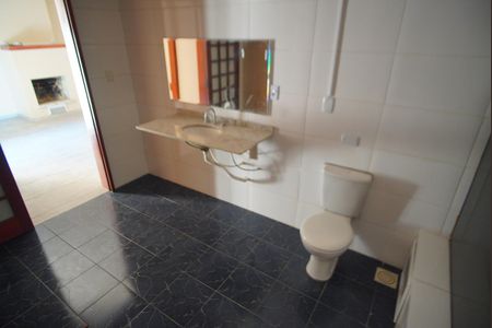 Casa à venda com 450m², 3 quartos e 2 vagasBanheiro da Suíte