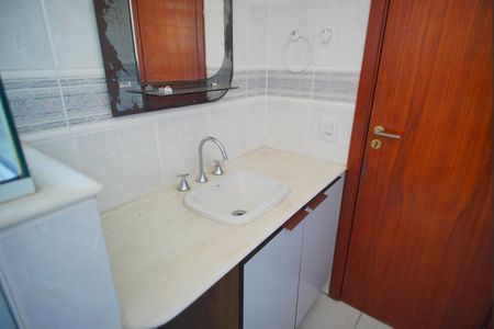 Casa à venda com 450m², 3 quartos e 2 vagasBanheiro Corredor