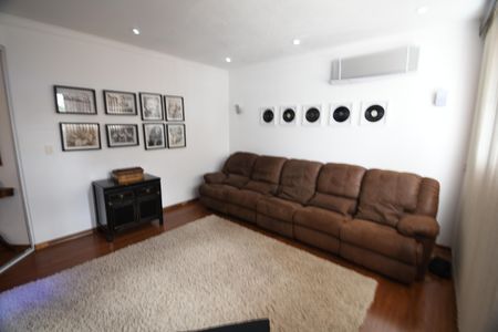 Casa à venda com 394m², 3 quartos e 4 vagasSala de TV