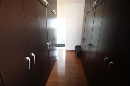 Casa à venda com 394m², 3 quartos e 4 vagasQuarto 1 - Suíte Closet