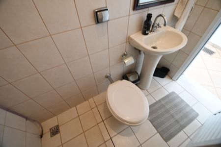 Casa à venda com 394m², 3 quartos e 4 vagasBanheiro de serviço