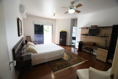 Casa à venda com 394m², 3 quartos e 4 vagasQuarto 1 - Suíte