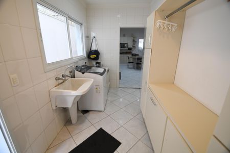 Casa à venda com 394m², 3 quartos e 4 vagasÁrea de Serviço