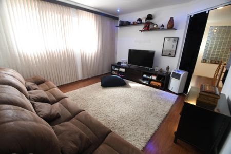 Casa à venda com 394m², 3 quartos e 4 vagasSala de TV