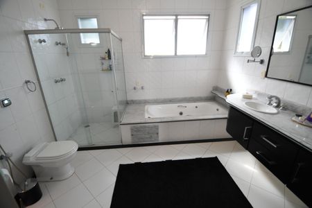 Casa à venda com 394m², 3 quartos e 4 vagasBanheiro Suíte