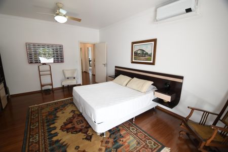 Casa à venda com 394m², 3 quartos e 4 vagasQuarto 1 - Suíte