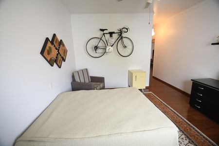 Casa à venda com 394m², 3 quartos e 4 vagasQuarto 2 - Suíte