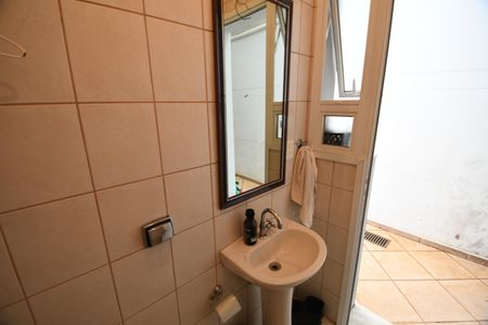 Casa à venda com 394m², 3 quartos e 4 vagasBanheiro de serviço