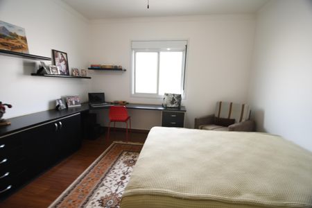 Casa à venda com 394m², 3 quartos e 4 vagasQuarto 2 - Suíte