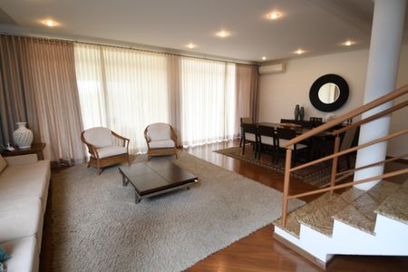 Casa à venda com 394m², 3 quartos e 4 vagasSala