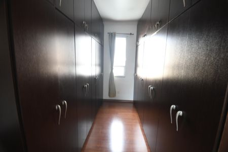Casa à venda com 394m², 3 quartos e 4 vagasQuarto 1 - Suíte Closet
