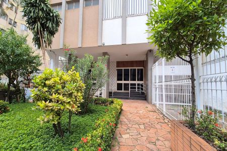 Apartamento à venda com 163m², 3 quartos e 2 vagas Apartamento à venda com 163m², 3 quartos e 2 vagasFachada e Portaria