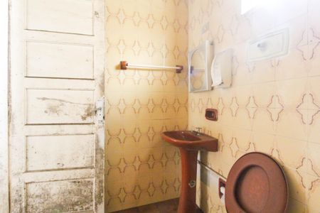 Banheiro de casa à venda com 3 quartos, 202m² em Marechal Rondon, Canoas