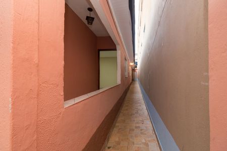 Casa para alugar com 150m², 3 quartos e 1 vaga Casa para alugar com 150m², 3 quartos e 1 vagaCorredor de acesso