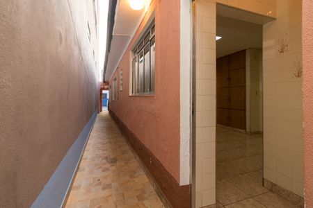 Casa para alugar com 150m², 3 quartos e 1 vaga Casa para alugar com 150m², 3 quartos e 1 vagaCorredor de acesso