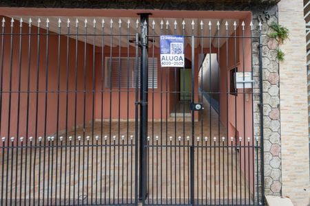 Casa para alugar com 150m², 3 quartos e 1 vaga Casa para alugar com 150m², 3 quartos e 1 vagaFachada