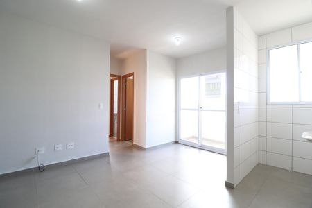 Sala de apartamento para alugar com 2 quartos, 48m² em Morada da Colina, Uberlândia