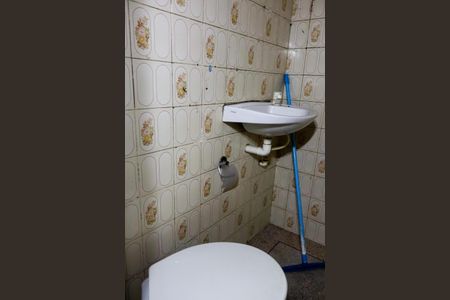 Banheiro de casa à venda com 1 quarto, 600m² em Jaguaribe, Osasco