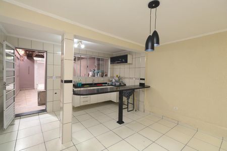 Sala / Cozinha  de casa para alugar com 3 quartos, 70m² em Vila Nilo, São Paulo