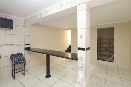 Sala / Cozinha  de casa para alugar com 3 quartos, 70m² em Vila Nilo, São Paulo