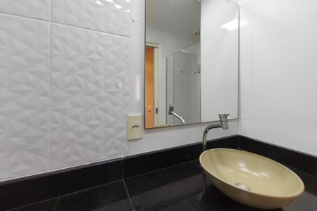 Apartamento à venda com 68m², 2 quartos e 1 vaga Apartamento à venda com 68m², 2 quartos e 1 vagaBanheiro