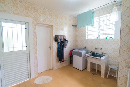 Casa à venda com 150m², 3 quartos e 3 vagas Casa à venda com 150m², 3 quartos e 3 vagasÁrea de Serviço