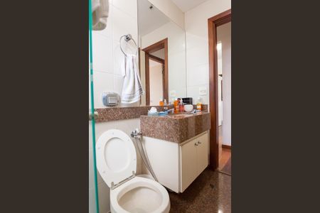 Apartamento à venda com 130m², 4 quartos e 3 vagasBanheiro Social