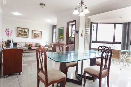 Apartamento à venda com 130m², 4 quartos e 3 vagassala