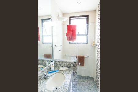 Apartamento à venda com 130m², 4 quartos e 3 vagasbanheiro da suite 