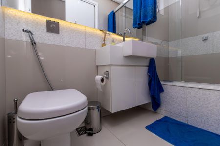 Apartamento à venda com 98m², 3 quartos e 2 vagas Apartamento à venda com 98m², 3 quartos e 2 vagasBanheiro Social