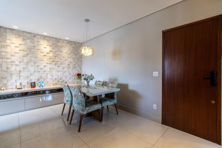 Apartamento à venda com 98m², 3 quartos e 2 vagas Apartamento à venda com 98m², 3 quartos e 2 vagasSala