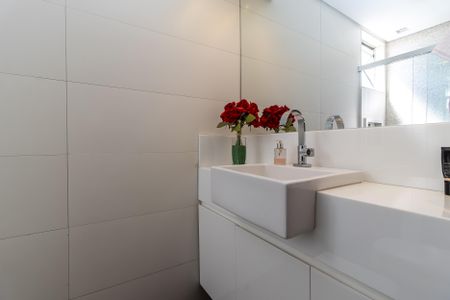 Apartamento à venda com 98m², 3 quartos e 2 vagas Apartamento à venda com 98m², 3 quartos e 2 vagasBanheiro da Suíte