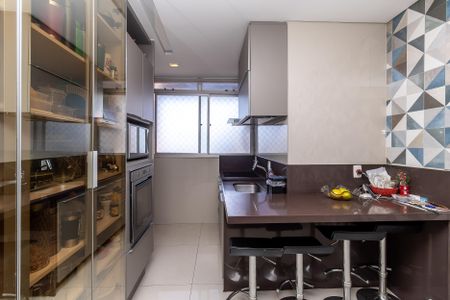 Apartamento à venda com 98m², 3 quartos e 2 vagas Apartamento à venda com 98m², 3 quartos e 2 vagasCozinha