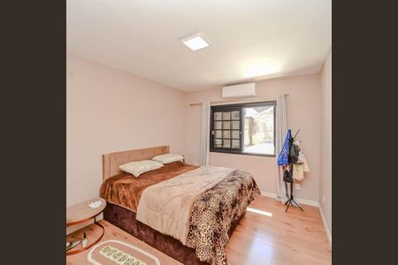 Quarto 1 de casa para alugar com 2 quartos, 250m² em Sarandi, Porto Alegre