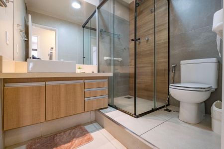 Apartamento para alugar com 95m², 3 quartos e 2 vagas Apartamento para alugar com 95m², 3 quartos e 2 vagasBanheiro Social