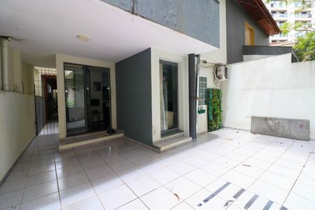 Casa à venda com 3 quartos, 160m² em Jardim das Acacias, São Paulo