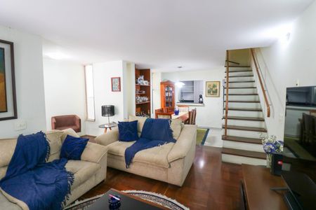 Casa à venda com 3 quartos, 160m² em Jardim das Acacias, São Paulo