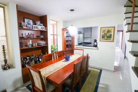 Casa à venda com 3 quartos, 160m² em Jardim das Acacias, São Paulo