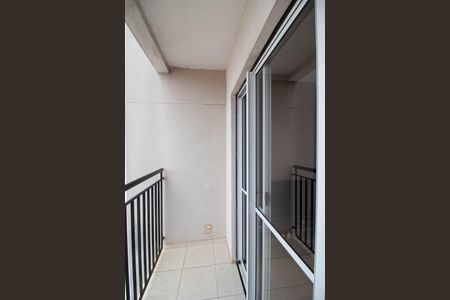 Varanda da Sala de apartamento à venda com 3 quartos, 58m² em Jardim Cocaia, Guarulhos