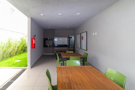 Apartamento para alugar com 38m², 2 quartos e sem vagaÁrea comum - Churrasqueira