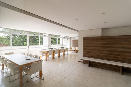 Apartamento à venda com 75m², 2 quartos e 1 vagaÁrea comum - Salão de festas