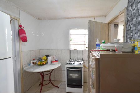 Casa à venda com 380m², 4 quartos e sem vaga Casa à venda com 380m², 4 quartos e sem vagaCozinha Casa 2