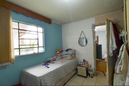 Casa à venda com 380m², 4 quartos e sem vaga Casa à venda com 380m², 4 quartos e sem vagaQuarto Casa 2