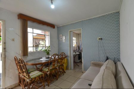 Casa à venda com 380m², 4 quartos e sem vaga Casa à venda com 380m², 4 quartos e sem vagaSala Casa 2