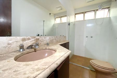 Apartamento para alugar com 120m², 3 quartos e 2 vagasBanheiro