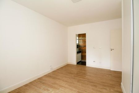 Apartamento à venda com 105m², 2 quartos e 1 vagaSuíte