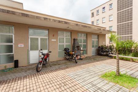 Apartamento para alugar com 46m², 2 quartos e sem vagaÁrea comum - Salão de festas