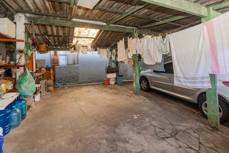 Casa à venda com 230m², 2 quartos e 4 vagas Casa à venda com 230m², 2 quartos e 4 vagasGaragem